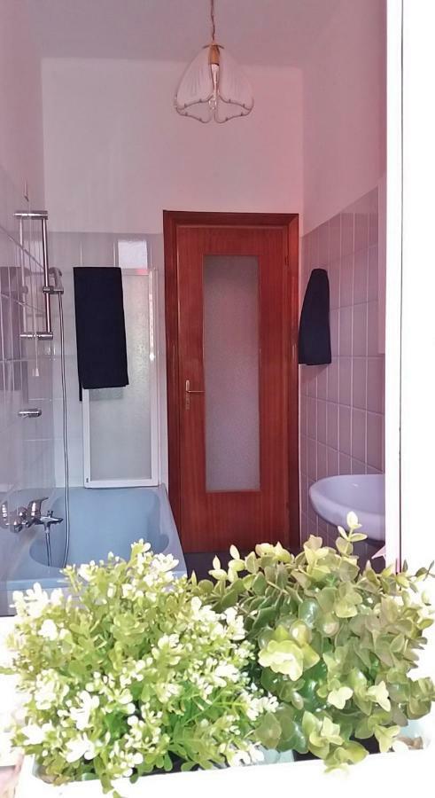 Vr Albenga Apartment Luaran gambar