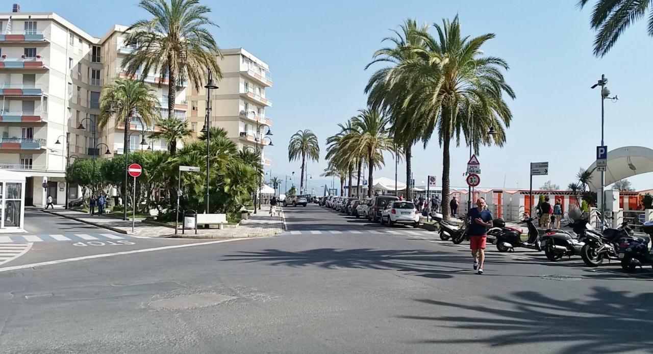 Vr Albenga Apartment Luaran gambar